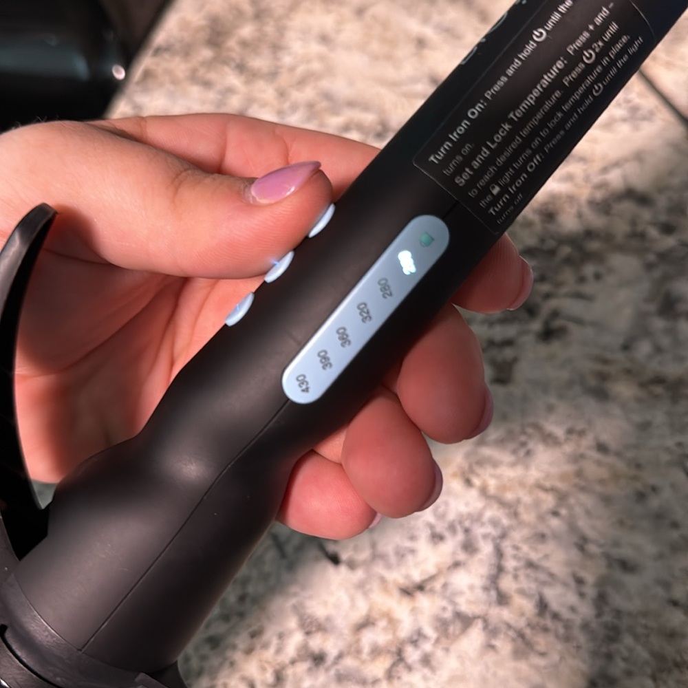 Bio ionic 1.25” pro curling iron - Picture 10 of 14